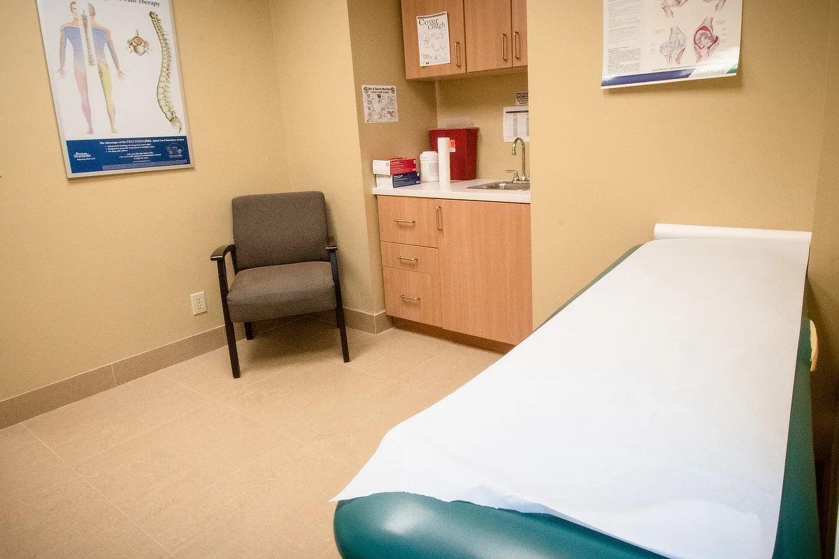 condition-arthritis-rheumatology-disorders-img-2-iMsk-Spine